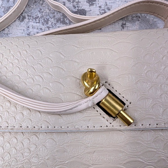 Cream Snakeskin Embossed Baguette Crossbody Bag Gold Hardware Tassel Turn-lock - Picture 3 of 13